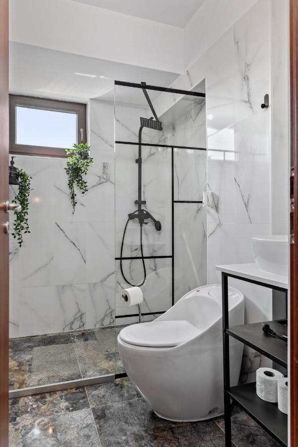Cozy Special City Center - Old Town Apartment With Terrace Bucareste Exterior foto